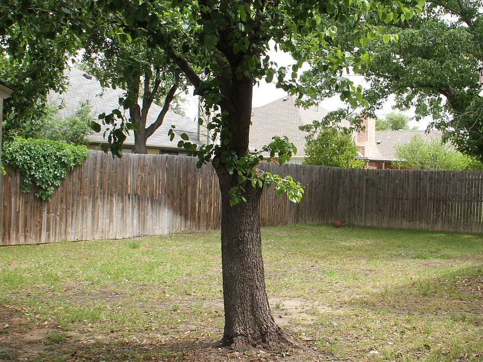 1st image of 2708 White Oak Dr