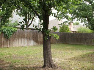 2708 White Oak Dr, Grand Prairie, TX 75052