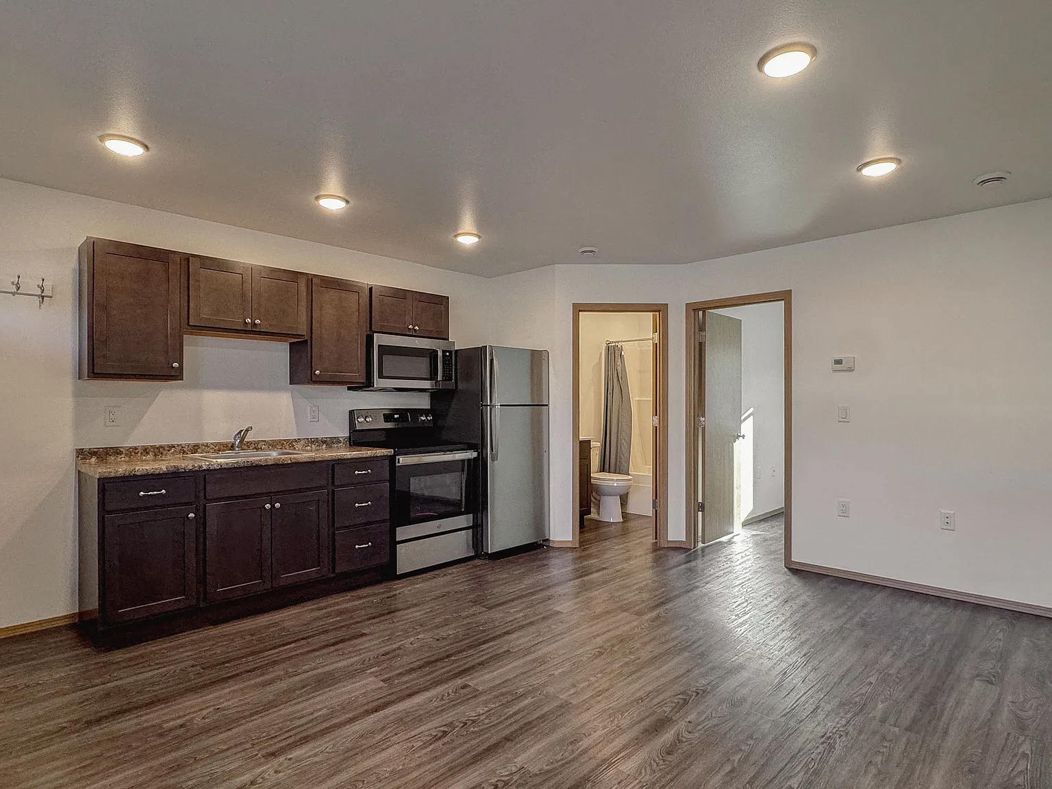 2747 Stone Pointe Court - 3 — Photo 4