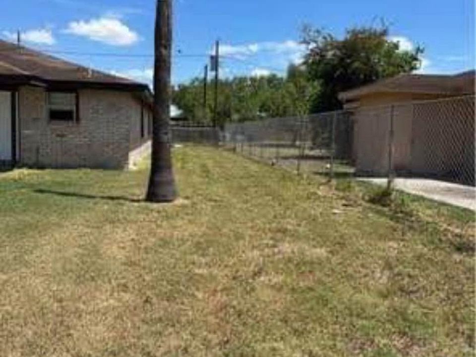 1st image of 2021 Cypress Dr #A