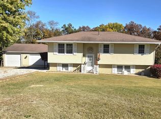 728 E Tolton Dr, Quincy, IL 62305