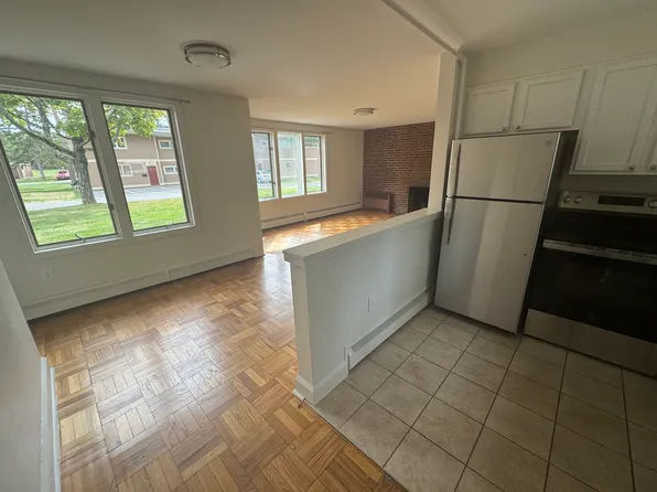 48 College Ave #4, Orono, ME 04473