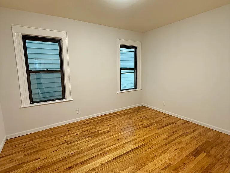 492 E 26th St #1 — Photo 6