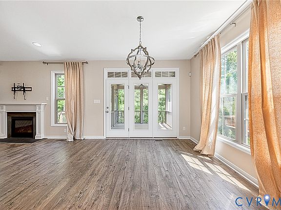 3rd image of 5365 Villa Green Ct