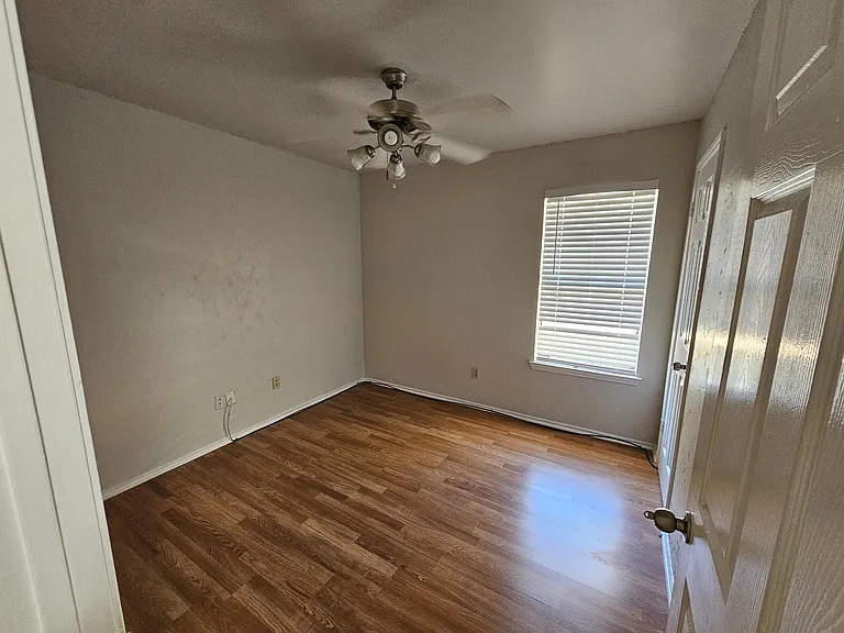 3813 Dorchester Dr — Photo 10