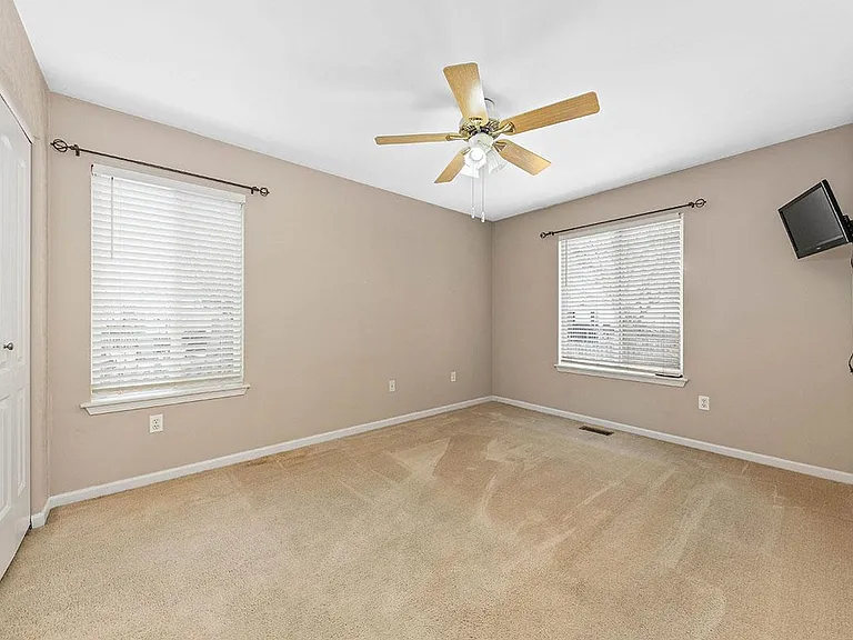 21747 Ives Ct — Photo 10