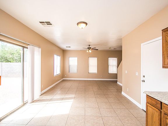 5th image of 619 E Cody Dr