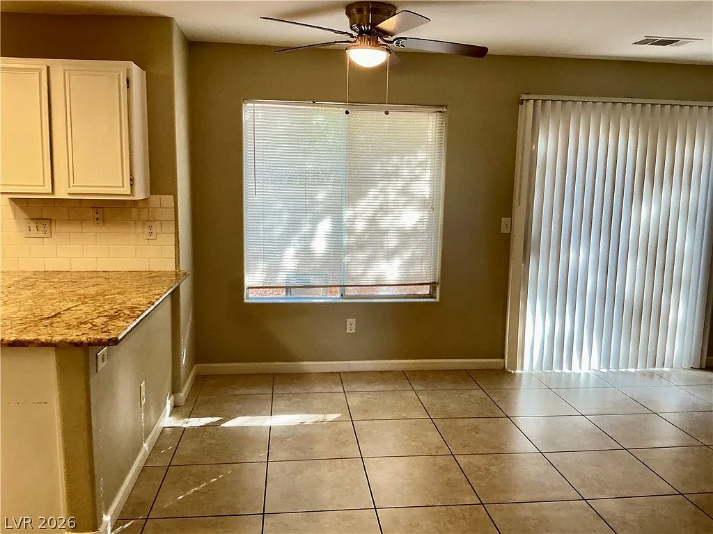 3 bed, 2.5 bath, 1820 sqft, $2,450 — Photo 4