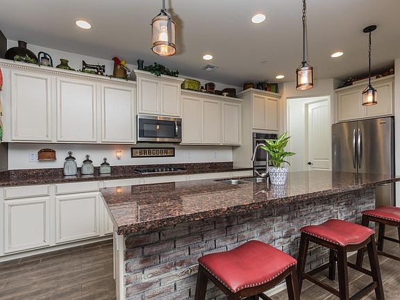 21167_W_Berkeley_Rd_04