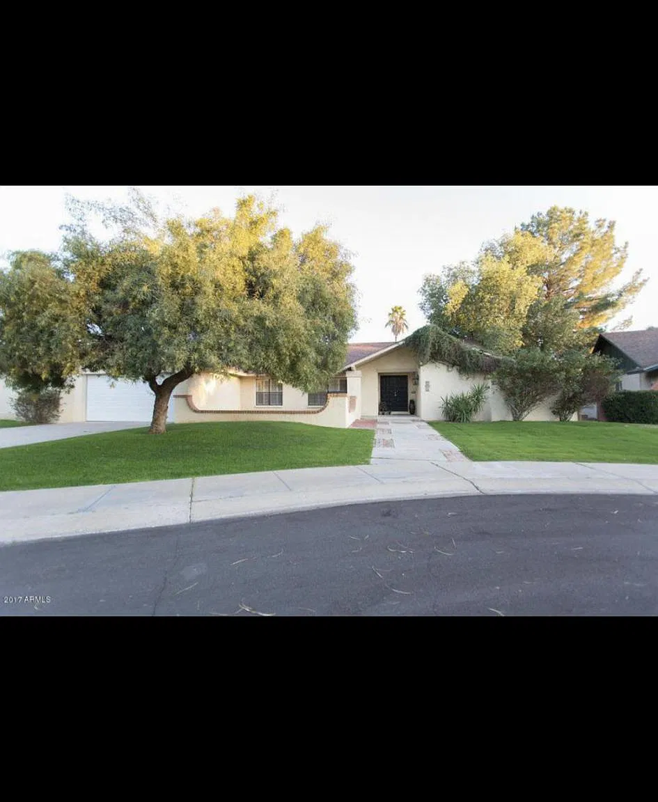 3 bed, 2100 sqft, $4,200 — Photo 2