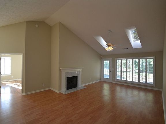 3rd image of 1762 Fontana Ln