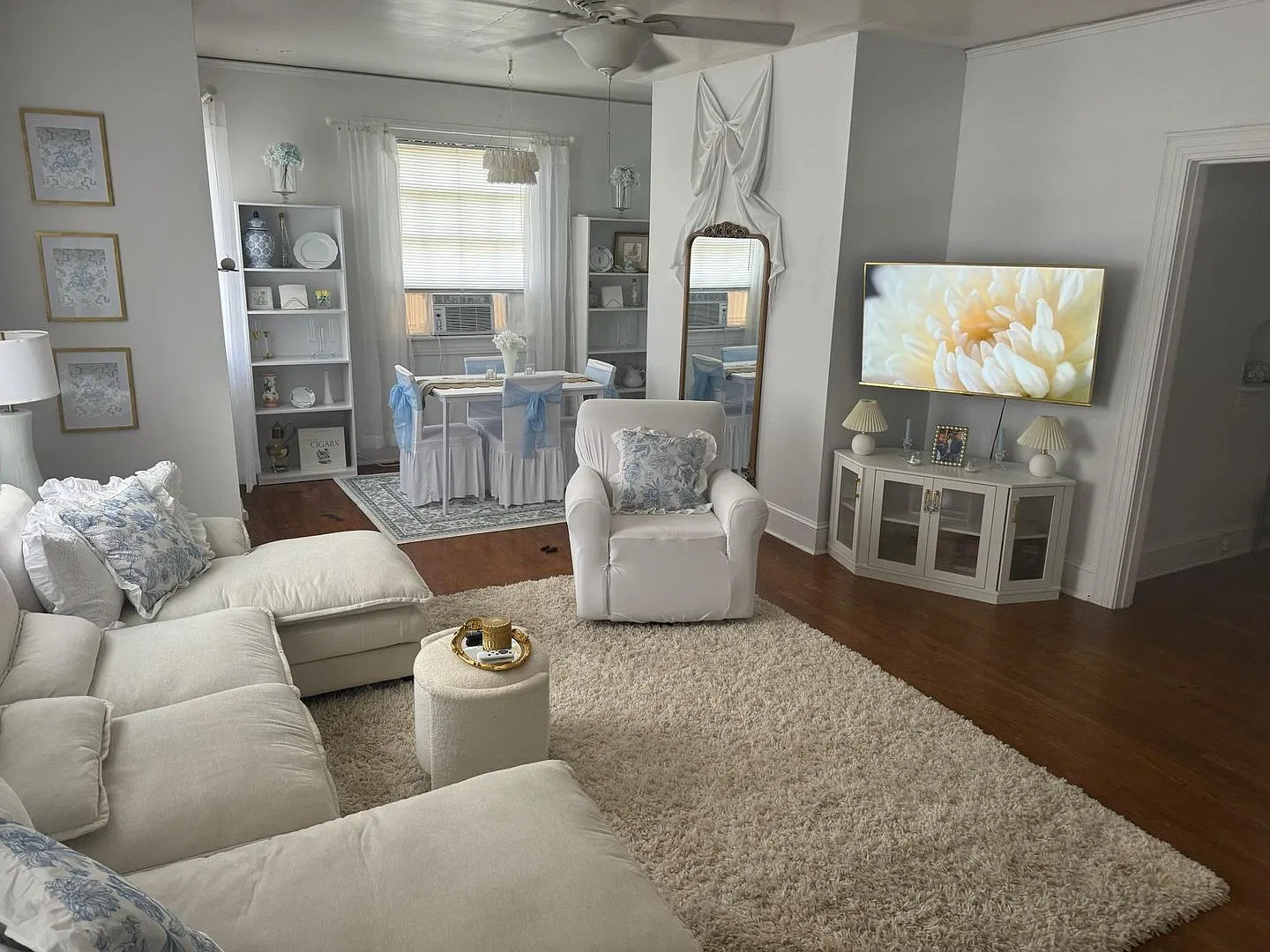 3 bedroom 1 bath duplex in the grid — Photo 2