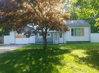 633 Americus Ave, East Patchogue, NY 11772