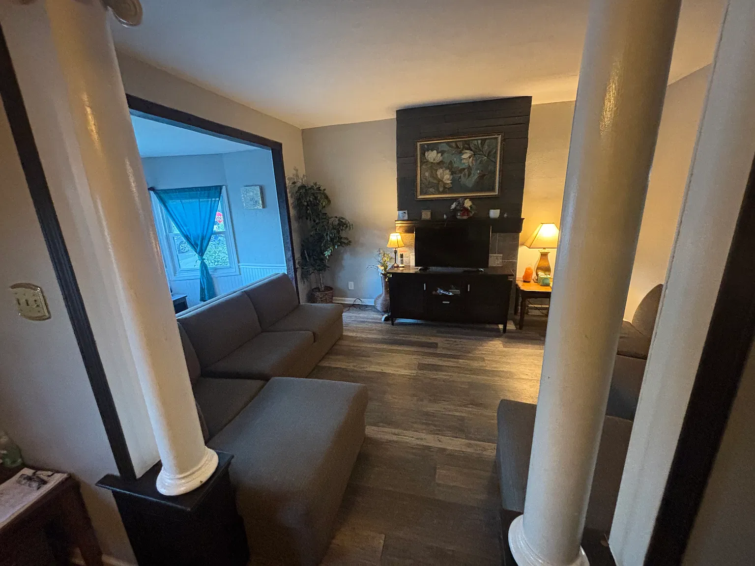 4 bed, 1.5 bath, 2700 sqft, $2,150 — Photo 3
