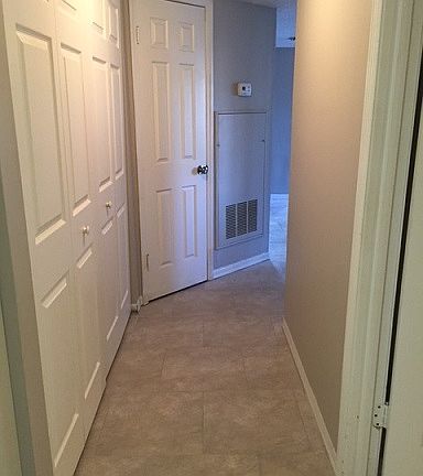 5th image of 202 Riverbend 102 Dr