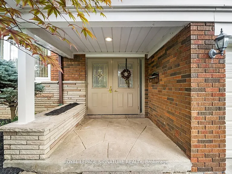 21 Broadlands Blvd — Photo 3