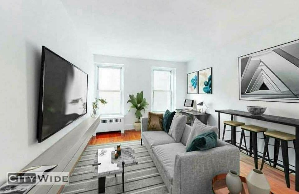 1st image of 987 1st Ave #4E