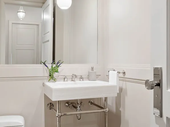 212 West 18th Street 14A image 15 of 16