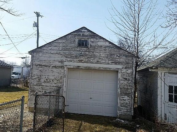 2nd image of 1115 S Buckeye St