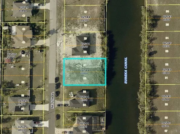 2121 NE 5th Pl, Cape Coral, FL 33909