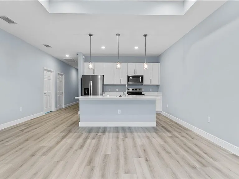 704 Broadway Ave #1 — Photo 8