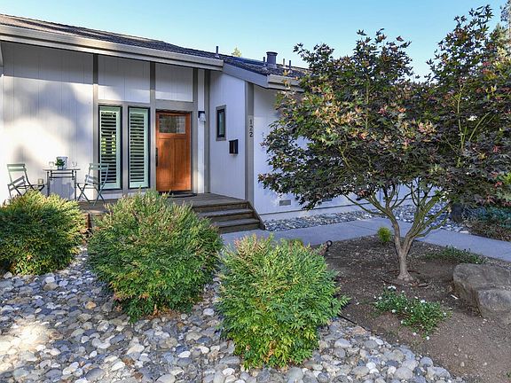4th image of 122 Bonnie Brook Drive