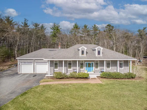 56 Dogwood Circle, Pelham, NH 03076-2248