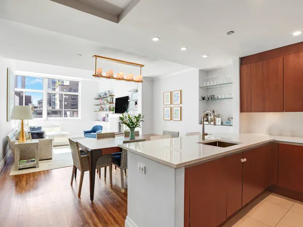 205 East 22nd Street image 6 of 14