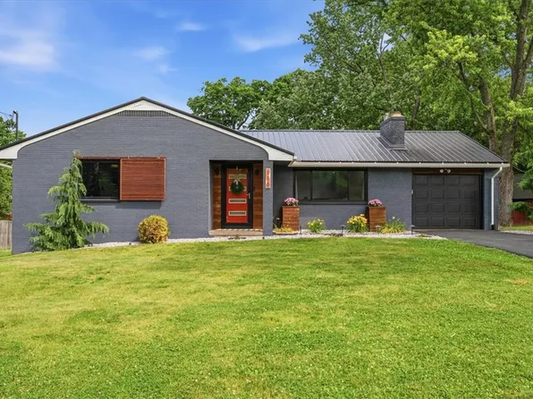 116 Arrowhead Dr, Beaver Falls, PA 15010