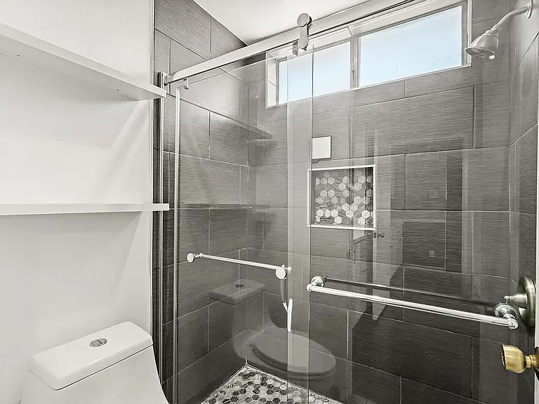 5500 Lindley Ave #209 — Photo 15