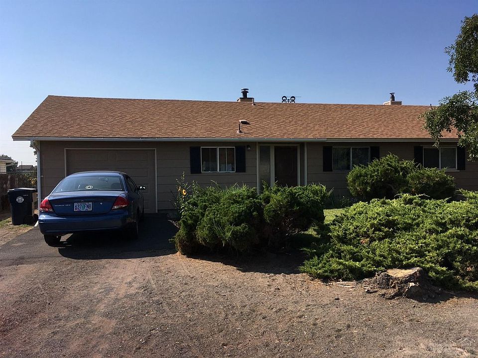 2nd image of 2880 SW Glacier Ave
