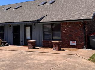 101 W 7th St, Grove, OK 74344