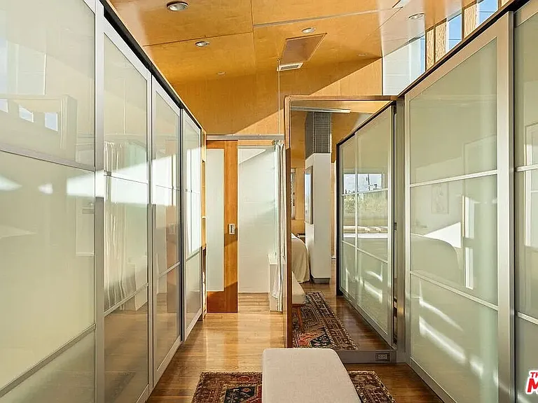 724 Superba Ave — Photo 19