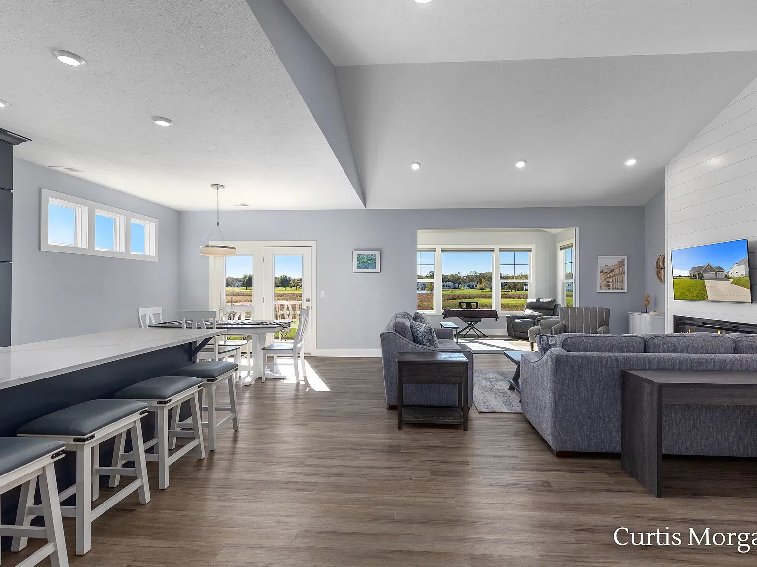 2 bed, 1706 sqft, $3,200 — Photo 3
