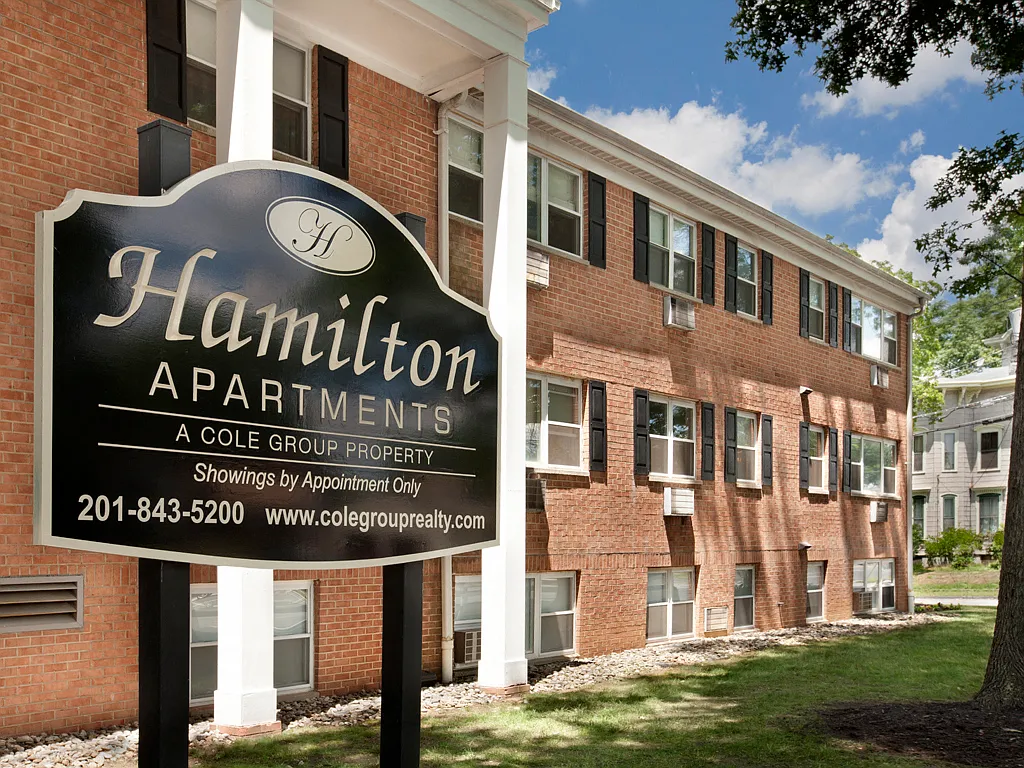 Hamilton Apartments — Photo 2