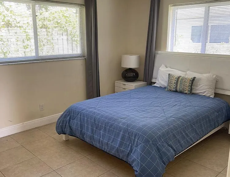 1000 NE 2nd St #202 — Photo 5