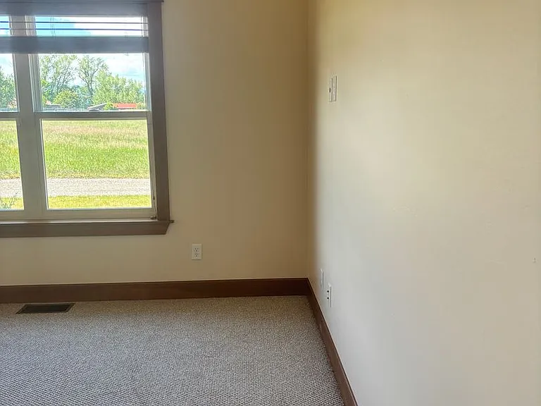 135 Emrie Ln — Photo 22