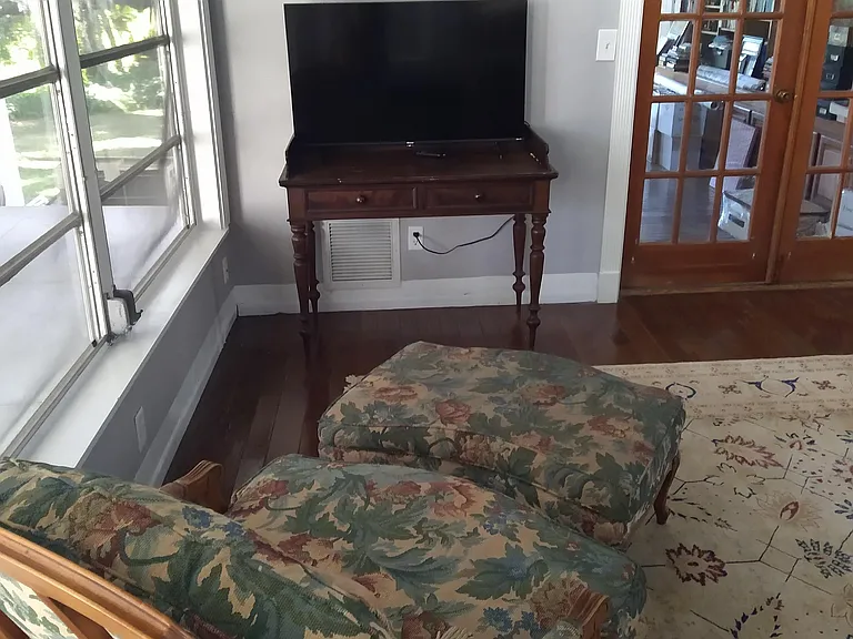 Carolina Ave — Photo 11