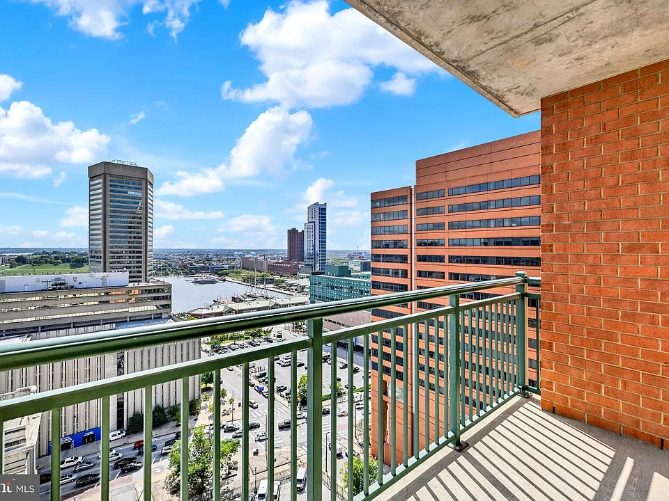 414 Water St #1802