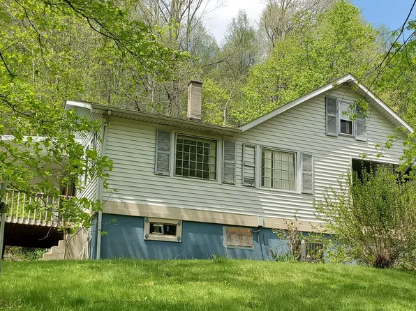 51 Old County Rd, McKee, KY 40447