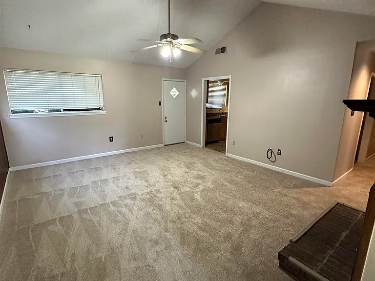 7032 Pam Dr — Photo 2
