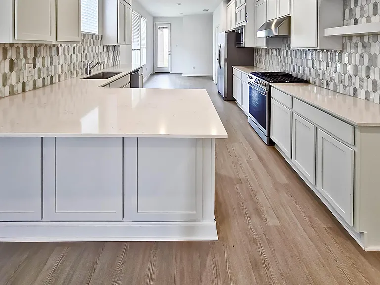 6323 Laguna Terra Dr — Photo 2