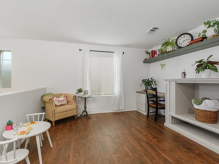 35839 Crickhowell Ave — Photo 12