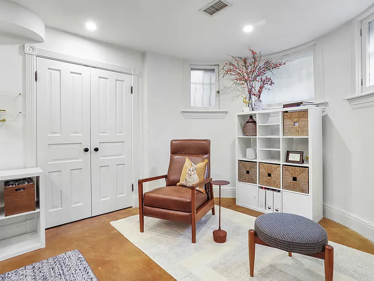 408 A St SE — Photo 40