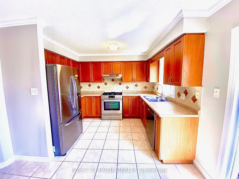 138 Apple Ridge Dr #UPPER — Photo 11
