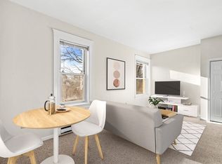 18 Grove St #3, Wellesley, MA 02482