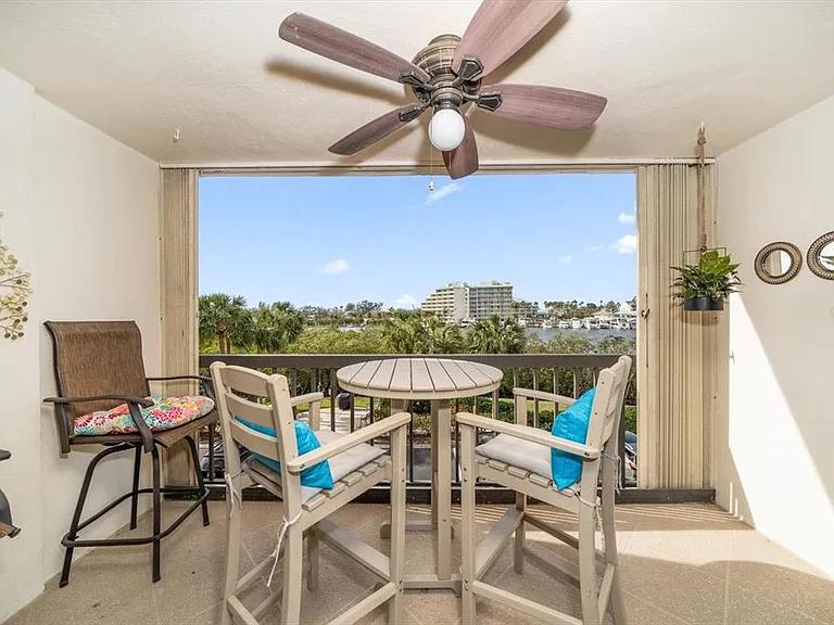 11730 Shipwatch Dr #305 — Photo 9