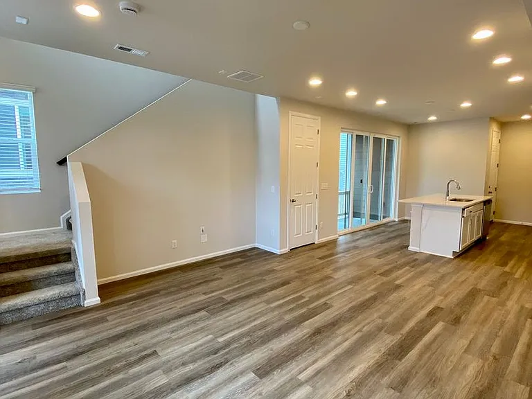 8739 Scarborough Dr — Photo 6