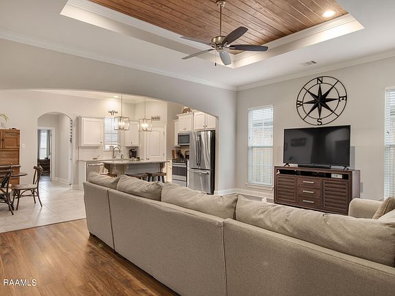 5th image of 102 Placide Dr