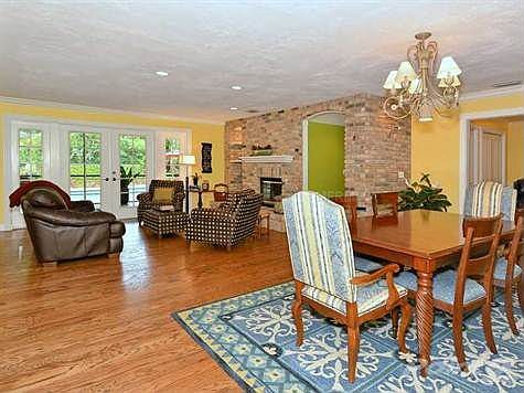 3rd image of 1514 Eastbrook Dr